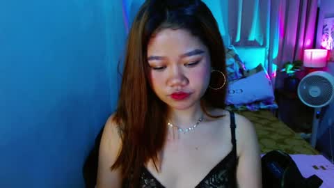 Layla online show from March 5, 1:06 pm