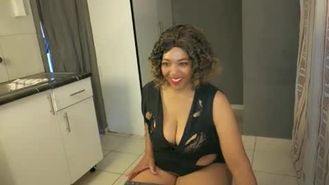 hotlilya online show from February 11, 7:10 am