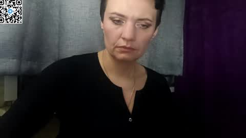 hotmamaqueen234 online show from May 1, 9:18 pm