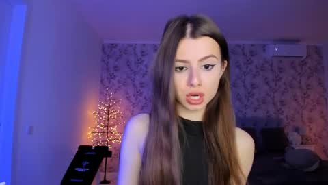 hotmolly_ online show from July 19, 6:43 pm