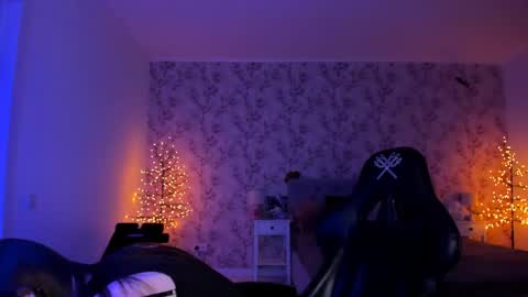 hotmolly_ online show from June 6, 7:09 pm