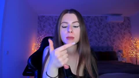 hotmolly_ online show from June 26, 7:04 pm