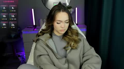 hello Im Eva online show from September 9, 11:54 am