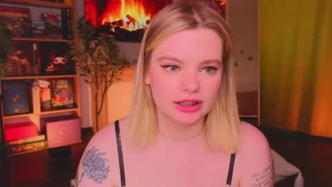 Jane  online show from May 10, 3:03 pm