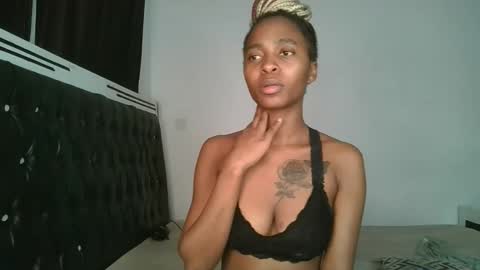 hottie_mistie online show from May 15, 9:17 pm