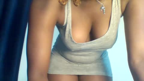 Snapshot of hottie_vera chatting on February 11, 7:23 am vera online show from February 11, 7:23 am
