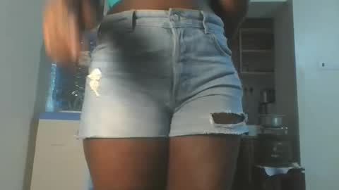 Snapshot of hottie_vera chatting on October 13, 9:01 am vera online show from October 13, 9:01 am