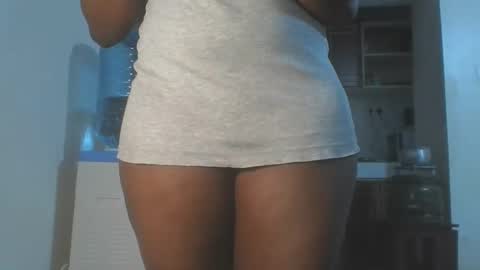 Snapshot of hottie_vera chatting on September 15, 8:11 am vera online show from September 15, 8:11 am