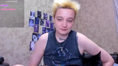 Snapshot of hotty_linn chatting on October 11, 5:59 pm Linn online show from October 11, 5:59 pm