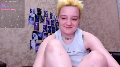 Snapshot of hotty_linn chatting on October 4, 6:34 pm Linn online show from October 4, 6:34 pm