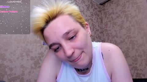 Snapshot of hotty_linn chatting on October 10, 5:29 pm Linn online show from October 10, 5:29 pm