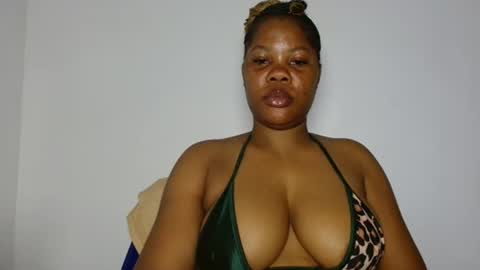 hotty_lora889 online show from May 14, 11:54 pm