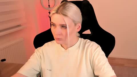 Nessie and Jessie online show from February 23, 4:18 pm