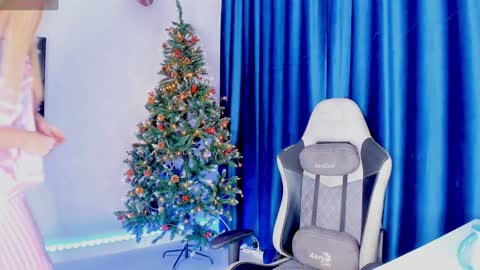 Snapshot of hotyplays chatting on December 12, 1:28 pm Susan online show from December 12, 1:28 pm