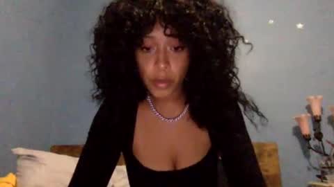 Snapshot of hunyybunz chatting on December 6, 2:24 am Goddess Hunyy online show from December 6, 2:24 am