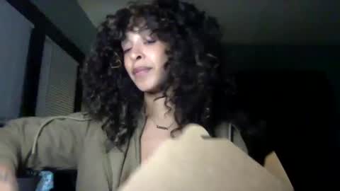Snapshot of hunyybunz chatting on February 27, 2:10 am Goddess Hunyy online show from February 27, 2:10 am