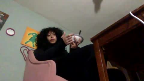 Snapshot of hunyybunz chatting on January 21, 2:43 am Goddess Hunyy online show from January 21, 2:43 am