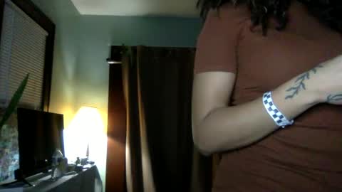 Snapshot of hunyybunz chatting on March 1, 4:47 am Goddess Hunyy online show from March 1, 4:47 am