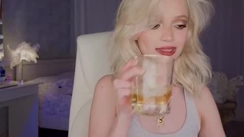 Joselle online show from March 13, 5:47 pm