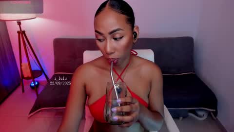 Snapshot of i_lulu chatting on September 23, 12:20 am Lul  online show from September 23, 12:20 am