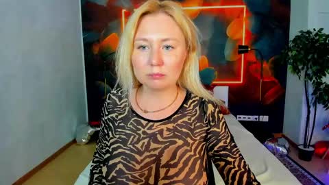 Samanta online show from May 3, 8:07 am