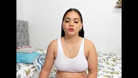 iam_mai online show from November 11, 2:40 am