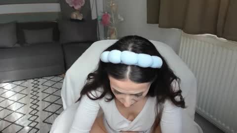 Baby Gal online show from March 3, 8:31 am