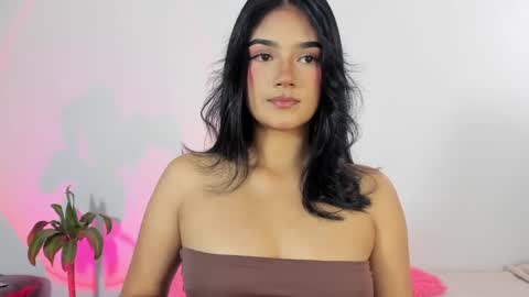 Snapshot of iamjulietaa chatting on March 3, 4:43 pm    online show from March 3, 4:43 pm