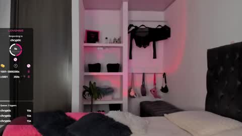 Snapshot of iamjulietaa chatting on February 3, 3:06 pm    online show from February 3, 3:06 pm