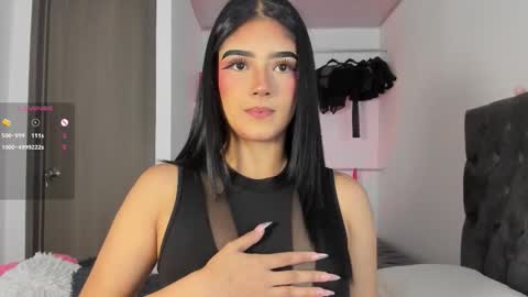 Snapshot of iamjulietaa chatting on September 27, 8:05 pm    online show from September 27, 8:05 pm