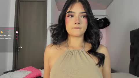 Snapshot of iamjulietaa chatting on October 4, 11:31 pm    online show from October 4, 11:31 pm