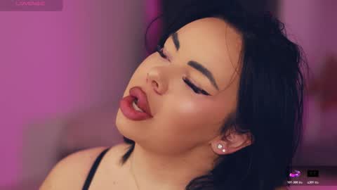 Lila online show from November 18, 5:25 pm