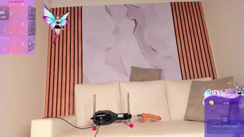 IM LOLA  online show from March 5, 2:45 pm