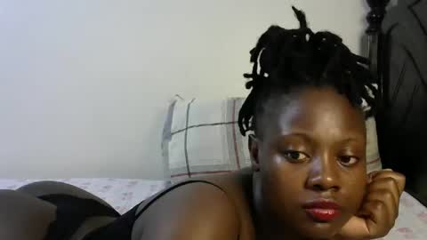Snapshot of iampolca chatting on January 27, 1:05 am iampolca online show from January 27, 1:05 am