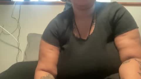 ih8vyx online show from November 26, 6:20 pm