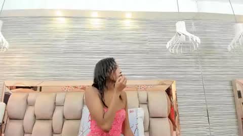 ikia lopez online show from August 3, 11:49 am