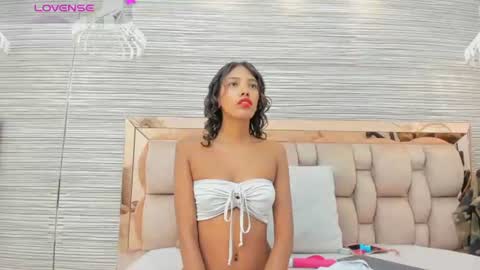 ikia lopez online show from June 18, 12:10 pm