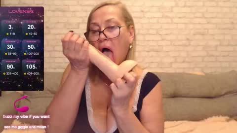 IlariaCetoi online show from March 13, 10:44 pm