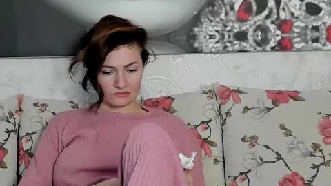 Snapshot of illegalbeauty87 chatting on February 21, 4:16 pm Ingrid or more easier...Miss  GoDDess Mistress online show from February 21, 4:16 pm