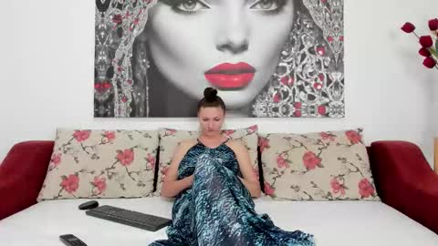 Snapshot of illegalbeauty87 chatting on September 14, 6:28 pm Ingrid or more easier...Miss  GoDDess Mistress online show from September 14, 6:28 pm