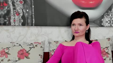 Snapshot of illegalbeauty87 chatting on December 29, 10:36 pm Ingrid or more easier...Miss  GoDDess Mistress online show from December 29, 10:36 pm