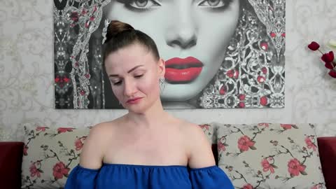 Snapshot of illegalbeauty87 chatting on February 1, 10:55 pm Ingrid or more easier...Miss  GoDDess Mistress online show from February 1, 10:55 pm