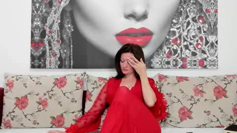 Snapshot of illegalbeauty87 chatting on October 3, 12:16 am Ingrid or more easier...Miss  GoDDess Mistress online show from October 3, 12:16 am