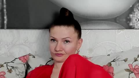 Snapshot of illegalbeauty87 chatting on January 27, 9:44 pm Ingrid or more easier...Miss  GoDDess Mistress online show from January 27, 9:44 pm