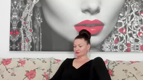 Snapshot of illegalbeauty87 chatting on September 9, 11:04 pm Ingrid or more easier...Miss  GoDDess Mistress online show from September 9, 11:04 pm