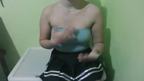 ilove2cum4uxox online show from November 11, 4:26 pm