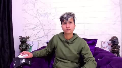 im_milan_rs online show from February 2, 11:53 pm