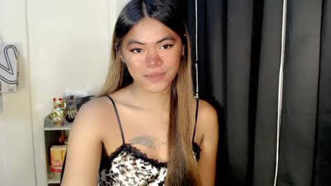 im_yourfairyannaxx online show from August 3, 3:32 am