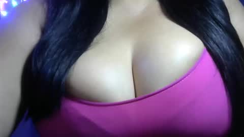 mia latina online show from January 11, 2:38 am