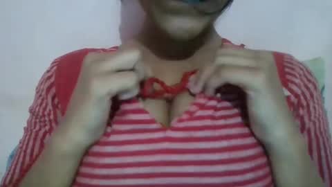 Snapshot of imlovelyrose chatting on February 1, 3:39 pm ROSE online show from February 1, 3:39 pm